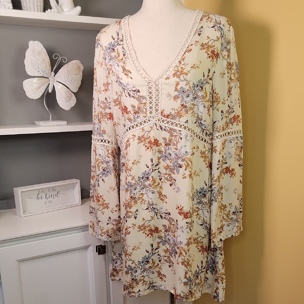 WAYF Floral V-Neck Dress with Lace Trim